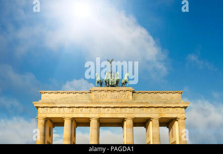 Brandenburger Tor gegen den Himmel. Stockfoto