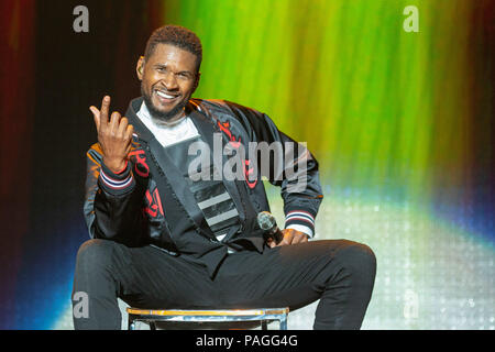 Chicago, Illinois, USA. 21. Juli 2018. Sänger USHER (Usher Raymond IV) während der Special Olympics 50. Jahrestag Konzert in Huntington Bank Pavillon auf der nördlichsten Insel in Chicago, Illinois Credit: Daniel DeSlover/ZUMA Draht/Alamy leben Nachrichten Stockfoto