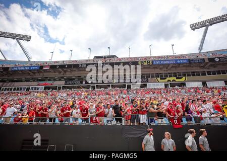 Charlotte, North Carolina, USA. 22. Juli, 2018. Fans bei der Internationalen Champions Cup Match an der Bank von Amerika Stadium in Charlotte, NC. Borussia Dortmund der Deutschen Bundesliga schlagen Liverpool von der Englischen Premier League 3 bis 1. Credit: Jason Walle/ZUMA Draht/Alamy leben Nachrichten Stockfoto