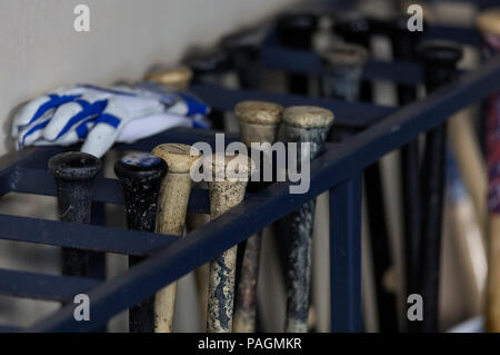 Milwaukee, WI, USA. 21. Juli 2018. Die Dodger bat Rack vor der Major League Baseball Spiel zwischen den Milwaukee Brewers und der Los Angeles Dodgers am Miller Park in Milwaukee, WI. John Fisher/CSM/Alamy leben Nachrichten Stockfoto