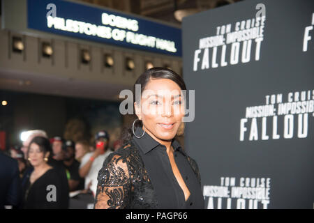 Washington DC, 22. Juli 2018, USA: Der neue Tom Cruise Film, Mission Impossible: Fallout, hat Premiere am Smithsonian Air und Space Museum in Washington DC. Einige der Sterne, die Teilnahme gehören Angela Bassett. Patsy Lynch/Alamy Stockfoto