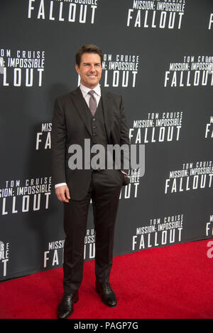 Washington DC, 22. Juli 2018, USA: Der neue Tom Cruise Film, Mission Impossible: Fallout, hat Premiere am Smithsonian Air und Space Museum in Washington DC. Tim Kreuzfahrt posiert für die Fotografen auf dem Roten Teppich. Einige der Sterne, die Teilnahme an includeTom Kreuzfahrt, Henry Cavill Simon Pegg, Rebecca Ferguson, Angela Bassett, Michelle Monaghan, Wolf Blitzer, Produzent Jake Myers anddirector/Autor/Produzent Christopher McQuarrie. Patsy Lynch/Alamy Stockfoto