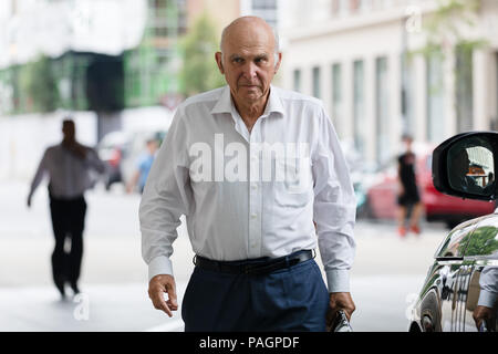London, Großbritannien. 22. Juli 2018. Vince Cable, der Führer der Liberalen Partei kommt an BBC Broadcasting House in London. Stockfoto