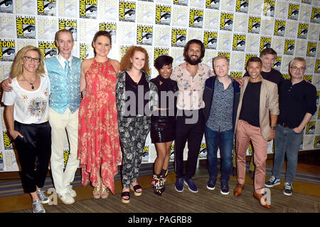 Heather Kadin, Doug Jones, Mary, Mary Chieffo Wiseman, Sonequa Martin Green, Shazad Latif, Anthony Rapp, Wilson Cruz, Anson Mount und Alex Kurtzman am Fotoshooting an der CBS TV-Serie Star Trek: Discovery" auf der San Diego Comic Con International 2018 im Hilton Bayfront Hotel. San Diego, 20.07.2018 | Verwendung weltweit Stockfoto