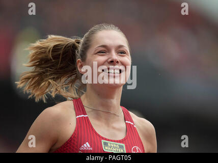 Nürnberg, Deutschland. 21. Juli 2018. Sieger Gina LUECKENKEMPER (LuÌckenkemper), TSV Bayer 04 Leverkusen, auf Platz 1, Freude an der Oberfläche, abschließenden 100 m der Frauen am 21.07.2018. Deutsche Leichtathletik Meisterschaften 2018, vom 20.07. - 22.07.2018 in Nürnberg/Deutschland. | Verwendung der weltweiten Kredit: dpa/Alamy leben Nachrichten Stockfoto