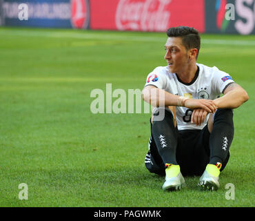 Lille, Frankreich. 26 Juni, 2016. UEFA Europameisterschaft Deutschland gegen die Slowakei an der Pierre Mauroy Stadion. Deutschlands Mesut Özil. Quelle: dpa/Alamy leben Nachrichten Stockfoto