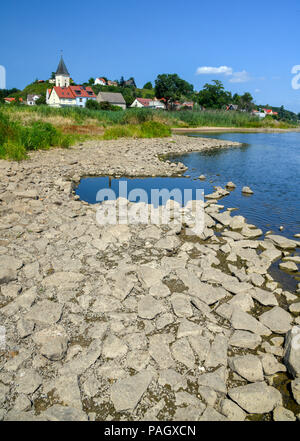23. Juli 2018, Deutschland, Lebus: Die wasserstände der deutsch-polnischen Grenze oder aussergewöhnlich niedrig, rund 110 cm an der Messstation in Frankfurt/Oder. Foto: Patrick Pleul/dpa-Zentralbild/dpa Stockfoto