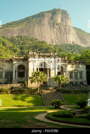 Rio de Janeiro, Brasilien - 16. Dezember 2017: Bildende Kunst Schule des Parque Enrique Lage in Rio de Janeiro, Brasilien Stockfoto