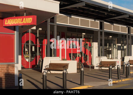 Die Coles Supermarkt in Bowral NSW, Australien und Coles Logo in großen roten Buchstaben auf dem Windows Stockfoto