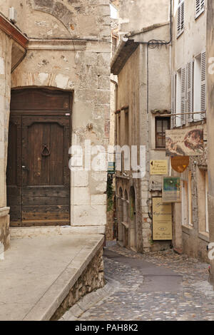 St. Paul de Vence, Frankreich - 27. August: St Paul De Vence ist eine schöne mittelalterliche Dorf thront auf einem schmalen zwischen zwei tiefen Tälern. Ein Stockfoto