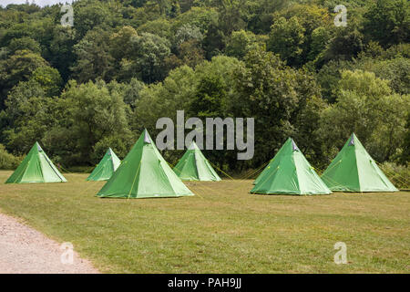 Tipi Zelte auf einem Campingplatz, England, Großbritannien Stockfoto