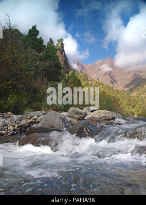 Fluss innerhalb der Caldera de Taburiente auf der Kanarischen Insel La Palma Stockfoto