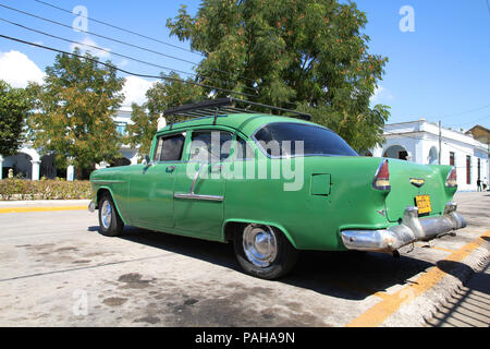 SANCTI SPIRITUS, Kuba - Februar 6: Klassische amerikanische Chevrolet Auto in der Straße Am 6. Februar 2011 in Sancti Spiritus, Kuba. Die Vielzahl von oldtim Stockfoto