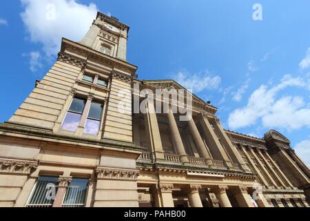 - Birmingham Museum & Art Gallery mit berühmten Big Brum Clock Tower. West Midlands, England. Stockfoto