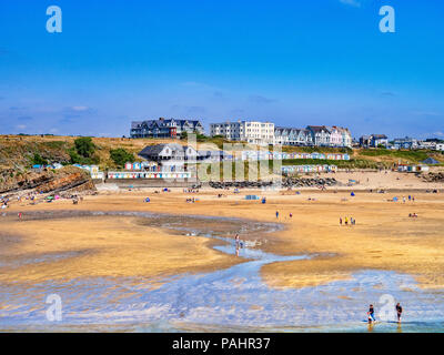 Vom 6. Juli 2018: Bude, Cornwall, UK - der Strand während der Sommerhitze. Stockfoto