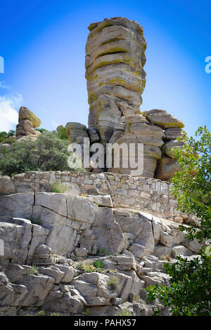 Ein hoodoo Webstühle am Windy Point Vista auf Mt Lemmon im Coronado National Forest in der Nähe von Tucson, AZ, USA Stockfoto