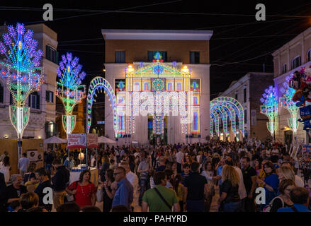 Maratea (Basilikata) - Das historische Zentrum der wunderschönen Stein Stadt im südlichen Italien, eine touristische Attraktion für die berühmte assi' Altstadt. Stockfoto