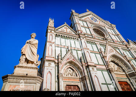 Florenz, Italien, gotische Fassade der Kathedrale Santa Croce in der Toskana Renaissance Stadt Florenz. Stockfoto