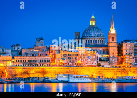 Valletta, Malta, Skyline von marsans Hafen bei Dämmerung. Stockfoto