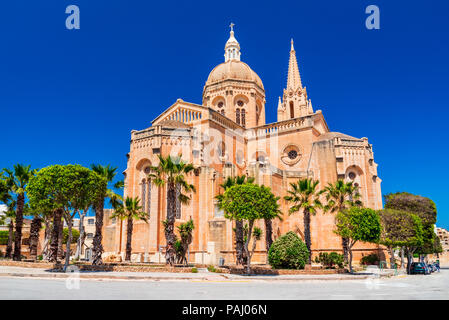 Mgarr, Malta. Maltesische gotische Kirche von Ghajnsielem auf Gozo Insel. Stockfoto