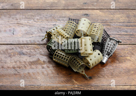 Große Auswahl angeln Einzug. Futtertrögen zum Angeln. top View Stockfoto