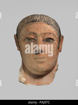 Grabkunst Maske. Abmessungen: h. 18,5 cm (7 5/16 in.); w. 10 cm (3 15/16 in.). Datum: A.D. 4. Museum: Metropolitan Museum of Art, New York, USA. Stockfoto