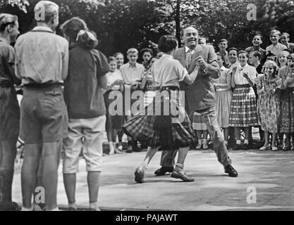 Wochenend im Paradies, alias: Liebe im Finanzamt, Deutschland 1952, Regie: Kurt Hoffmann, Szenenfoto Stockfoto