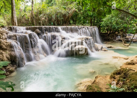 Wunderschöne Wasserfälle in Kuang Si, in der Nähe von Luang Prabang, Laos, Asien Stockfoto