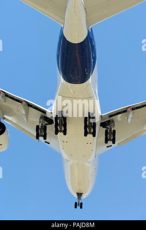 Flypast am 2005 Paris AirShow, Salon-du-Lac du Bourget Stockfoto