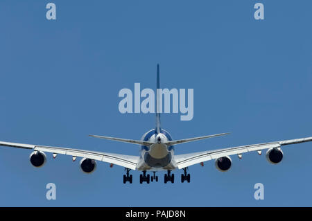 Flypast endg. - Annäherung an den 2005 Paris AirShow, Salon-du-Lac du Bourget Stockfoto