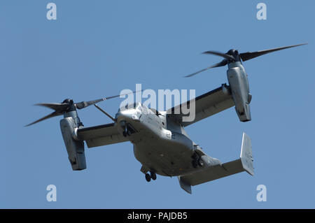 US-Marines Bell Boeing B MV-22 Osprey im Flying-Display 2006 auf der internationalen Luftfahrtausstellung in Farnborough Stockfoto