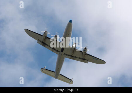 Die breiting Super Connie, Schweiz Lockheed L-1049 Super Constellation C-121 C im Flying-Display auf der Paris Airshow Salon 2007 - le-Bourget Stockfoto