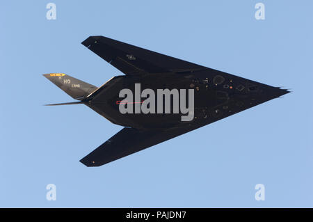 US Air Force Lockheed Martin F-117A Nighthawk flying-Display an der Dubai Airshow 2007 Stockfoto