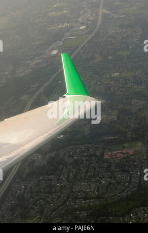 Winglet von Air Canada Jazz Bombardier CRJ-100er Fliegen unterwegs. Stockfoto