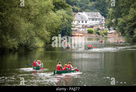 Kanufahrer auf dem Fluss Wye an Symonds Yat, Herefordshire, England, Großbritannien Stockfoto