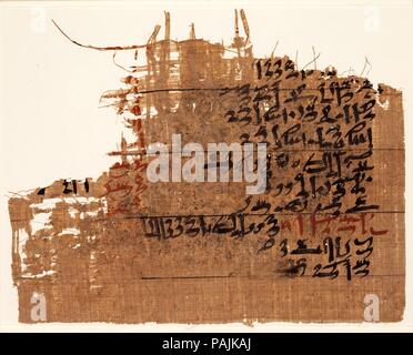 Papyrus Fragments. Abmessungen: Gerahmt: H. 18,6 cm (7 5/16 in.); W. 22,9 cm (9 in.). Dynastie: Dynasty 12-13. Datum: Ca. 2030-1640 v. Chr.. Museum: Metropolitan Museum of Art, New York, USA. Stockfoto