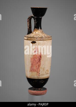 Terrakotta lekythos (Öl Flasche). Kultur: Griechisch, Dachboden. Abmessungen: H.12 cm. (31,8 cm). Datum: Ca. 430 v. Chr.. Zwei Frauen in ein Grab, das mit Hohlkehlen dekoriert ist. Museum: Metropolitan Museum of Art, New York, USA. Stockfoto