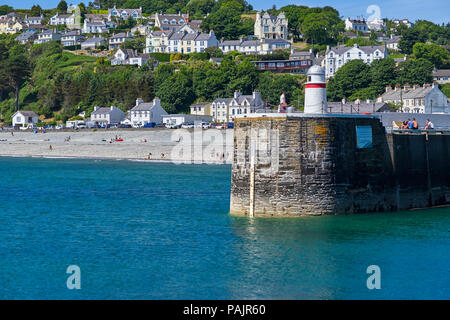 Laxey Strand aus gesehen Der äußere Hafen bei Flut Stockfoto