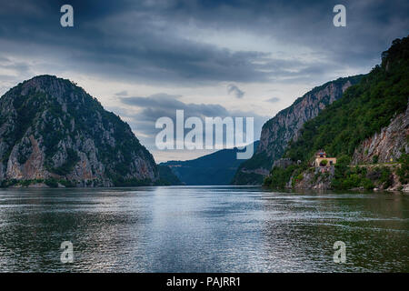 Wahrzeichen der Donau Schluchten, Grenze zwischen Serbien und Rumänien Stockfoto