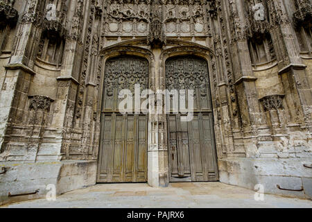 Eingang des St. Peter's Cathedral (La Cathédrale Saint-Pierre), Beauvais, Frankreich Stockfoto