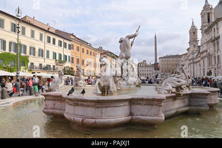 Rom, Italien, 19. APRIL 2015: Neptune Statue auf der Piazza Navona. Der Neptunbrunnen ist ein Brunnen in Rom, am 19. April 2015. Die Piazza Navona ist einer Stockfoto