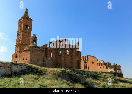 Ruinen von Belchite in Katalonien, in der Stadt im Spanischen Bürgerkrieg zerstört und unberührt wie ein Denkmal für den Konflikt. Stockfoto