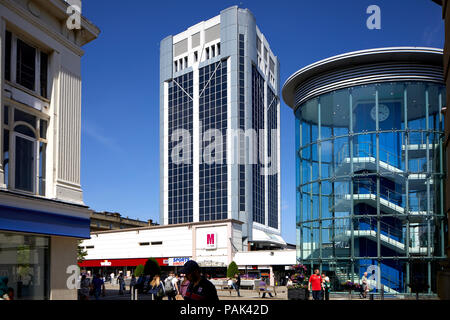 Blackbun Stadtzentrum Einkaufszentrum in Lancashire, Sarine Rat Büros und der Mall Blackburn Stockfoto