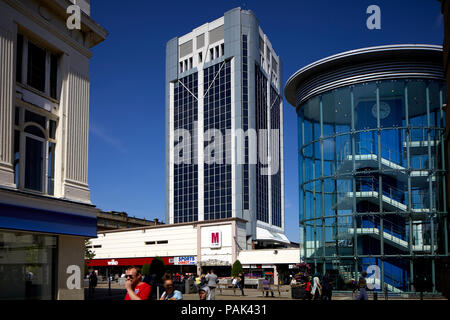 Blackbun Stadtzentrum Einkaufszentrum in Lancashire, Sarine Rat Büros und der Mall Blackburn Stockfoto