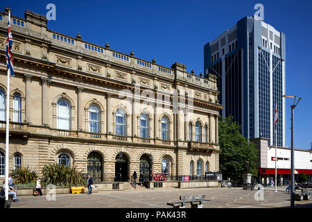 Blackbun Stadtzentrum in Lancashire, England, das Rathaus von Architekt James Paterson im italienischen Renaissance Stil Stockfoto