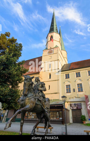 Altötting: Kirche Stiftspfarrkirche, Feldmarschall Tilly Denkmal in Deutschland, Bayern, Bayern, Oberbayern, Oberbayern Stockfoto