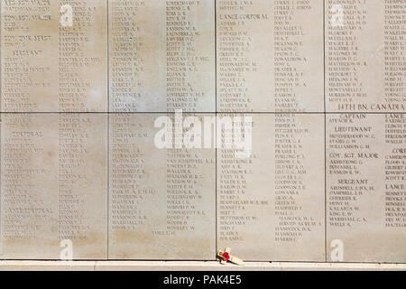 Namen graviert auf der Menin-tor Kriegerdenkmal, Ypern, Belgien Stockfoto