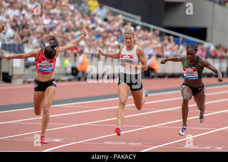 London, Großbritannien. 22. Juli 2018. Jenna Prandini (USA, links) beat Dafne Schippers (NED, Mitte) und Dina Asher-Smith (GBR, rechts) im 200 m an der Muller Geburtstag Spiele im Stadion in London, London, Großbritannien, am 22. Juli 2018. Credit: Andrew Torf/Alamy leben Nachrichten Stockfoto