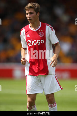 Ajax Carel Eiting während einer Saison Freundschaftsspiel am Ufer des Stadion, Walsall. Stockfoto