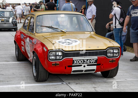 Die Allan Mann Racing 1968 Ford Escort Twin Cam mit Pilot Tom Kristensen im Fahrerlager am Goodwood Festival 2018 von Geschwindigkeit, Sussex, UK. Stockfoto